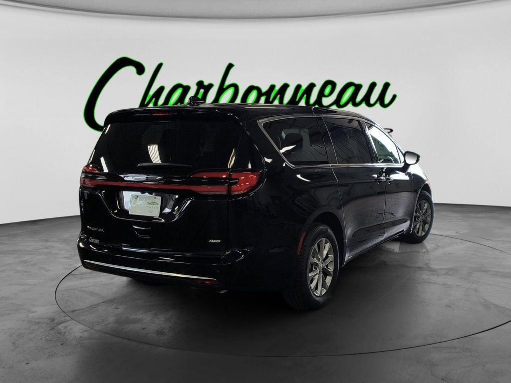 New 2027 Diamond Black Crystal Pearl-Coat Exterior Paint Chrysler PACIFICA SELECT AWD image 5