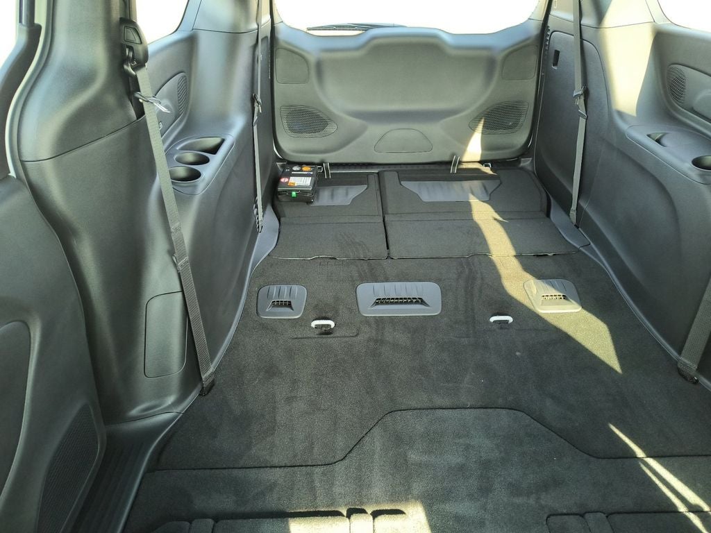 New 2026 Bright White Clear-Coat Exterior Paint Chrysler PACIFICA LIMITED AWD image 18