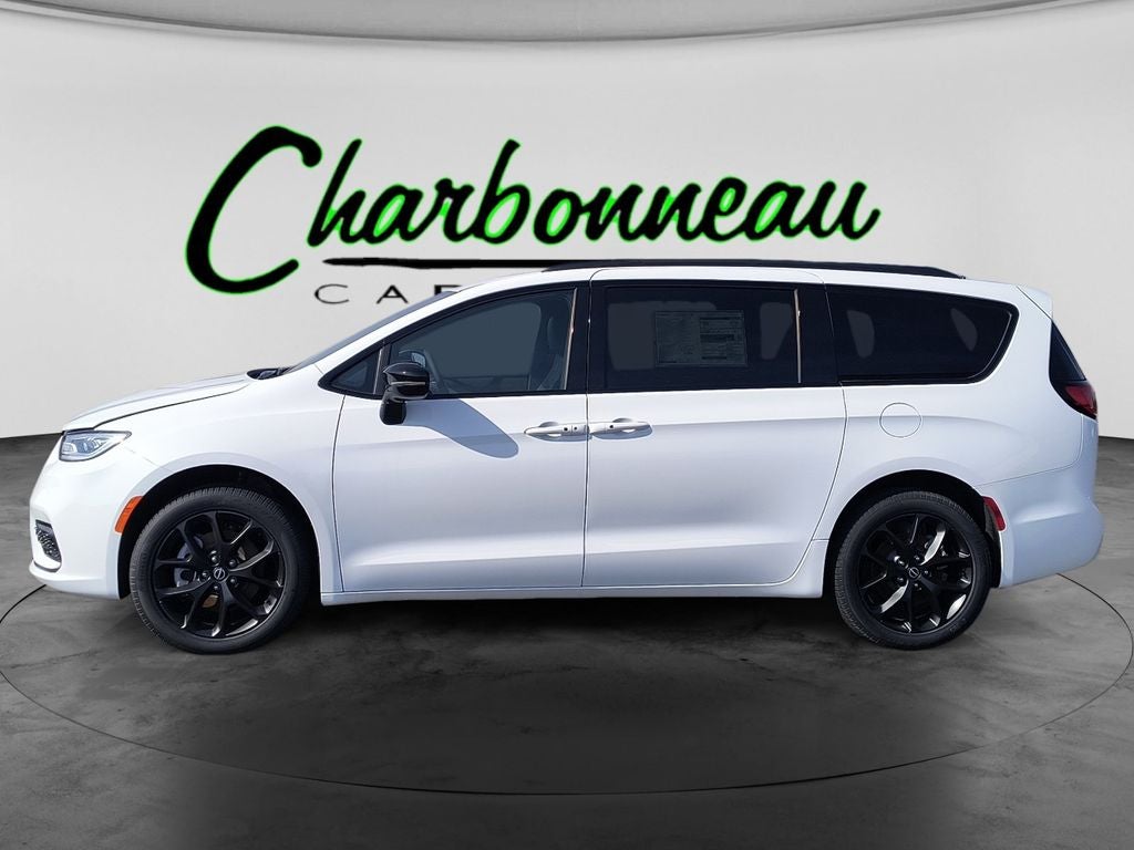 New 2026 Bright White Clear-Coat Exterior Paint Chrysler PACIFICA LIMITED AWD image 2