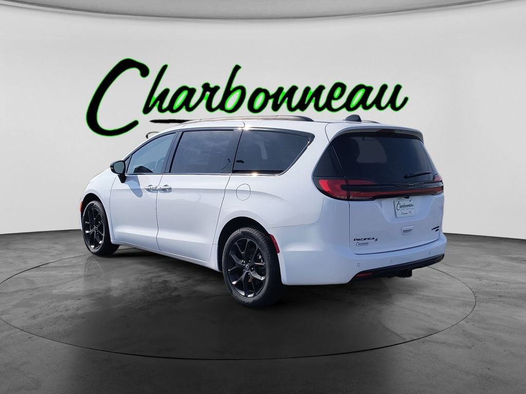 New 2026 Bright White Clear-Coat Exterior Paint Chrysler PACIFICA LIMITED AWD image 3