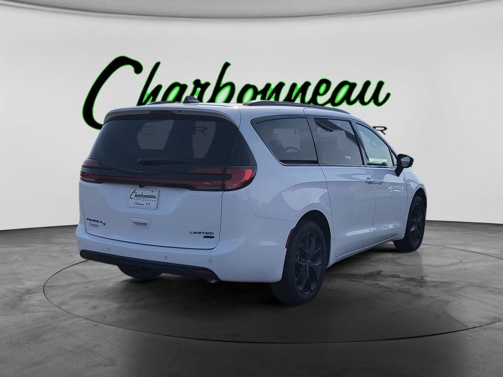 New 2026 Bright White Clear-Coat Exterior Paint Chrysler PACIFICA LIMITED AWD image 5