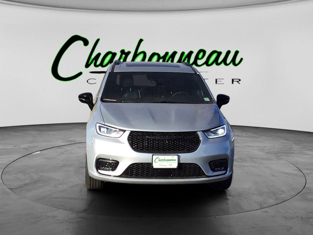 New 2026 Silver Mist Clear-Coat Exterior Paint Chrysler PACIFICA LIMITED AWD image 8