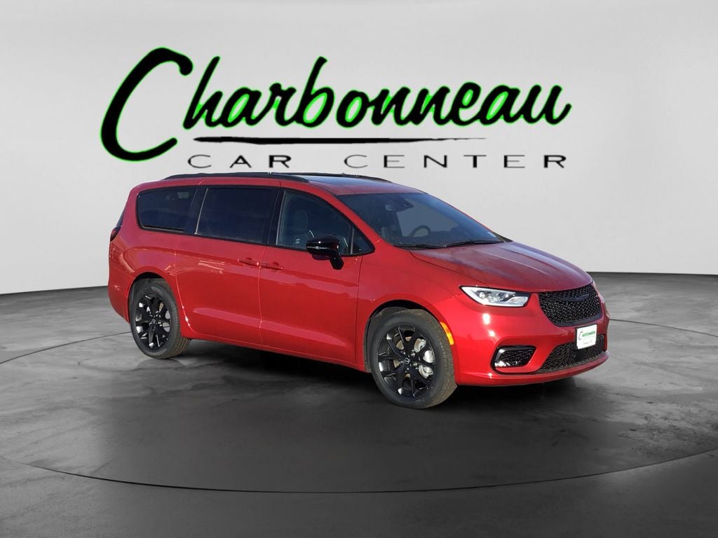 New 2026 Red Hot Pearl-Coat Exterior Paint Chrysler PACIFICA LIMITED AWD image 7