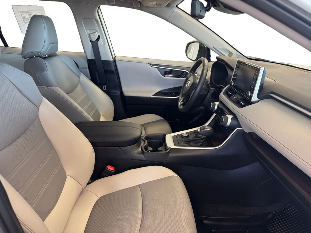 Used 2021 Blizzard Pearl Toyota Limited image 17