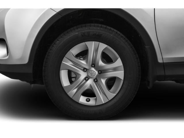 Used 2015 Barcelona Red Metallic Toyota XLE image 11
