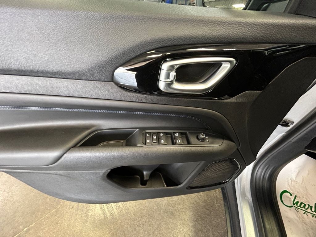 New 2026 Silver Zynith Metallic Clear-Coat Exterior Paint Jeep COMPASS LATITUDE ALTITUDE 4X4 image 11