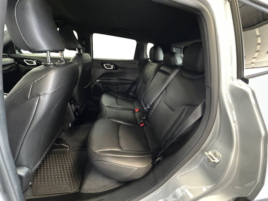 New 2026 Silver Zynith Metallic Clear-Coat Exterior Paint Jeep COMPASS LATITUDE ALTITUDE 4X4 image 16