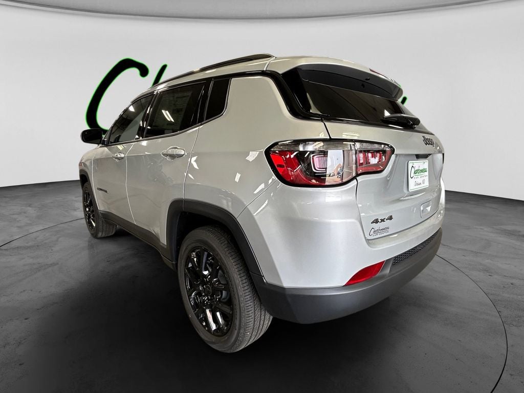 New 2026 Silver Zynith Metallic Clear-Coat Exterior Paint Jeep COMPASS LATITUDE ALTITUDE 4X4 image 3