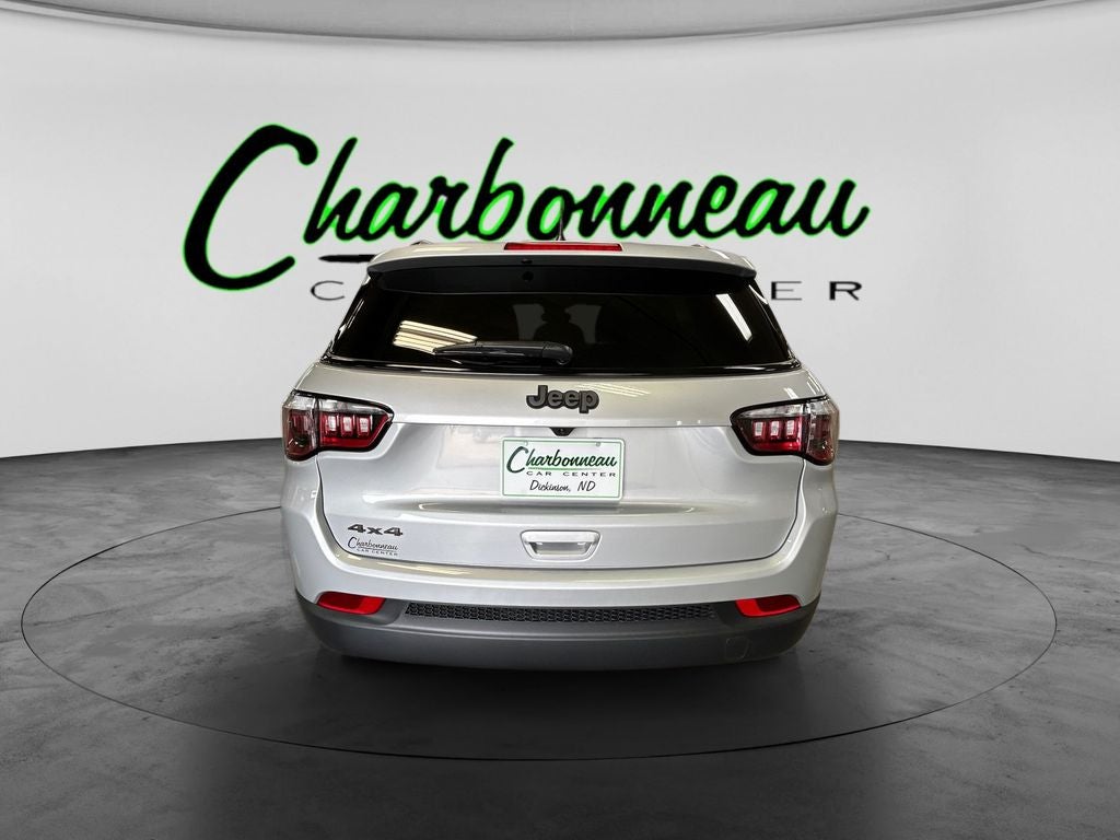New 2026 Silver Zynith Metallic Clear-Coat Exterior Paint Jeep COMPASS LATITUDE ALTITUDE 4X4 image 4