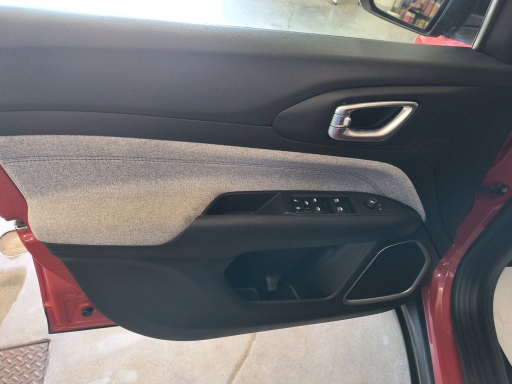 Used 2024 Red Jeep Latitude 4x4 image 11