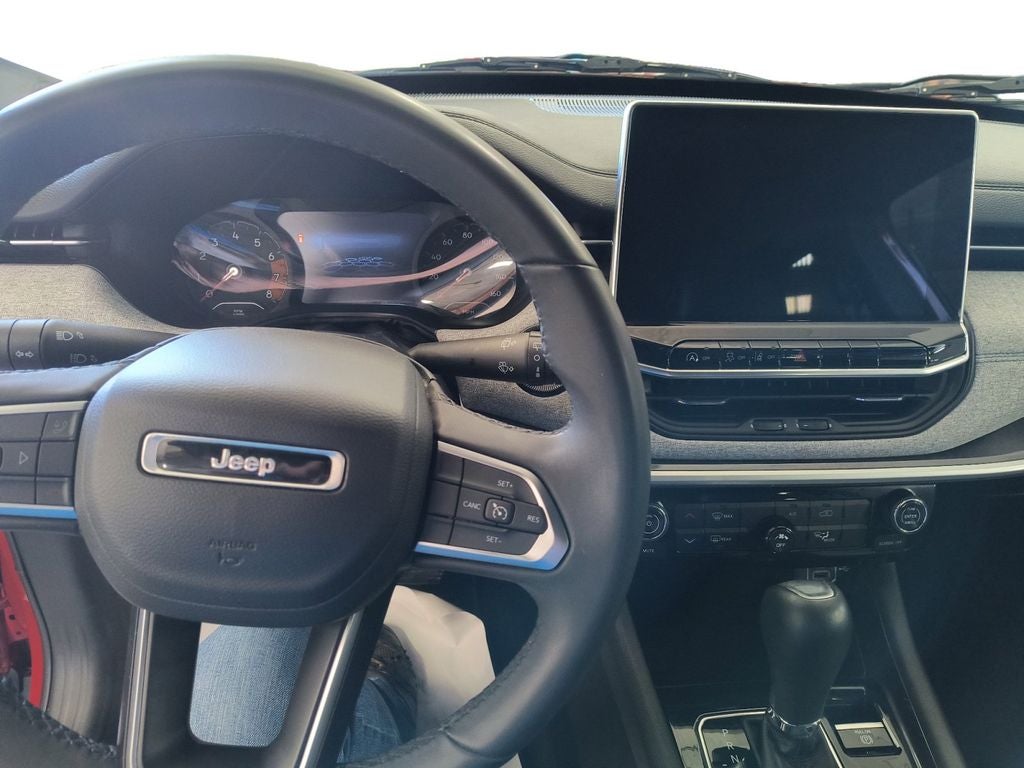 Used 2024 Red Jeep Latitude 4x4 image 12
