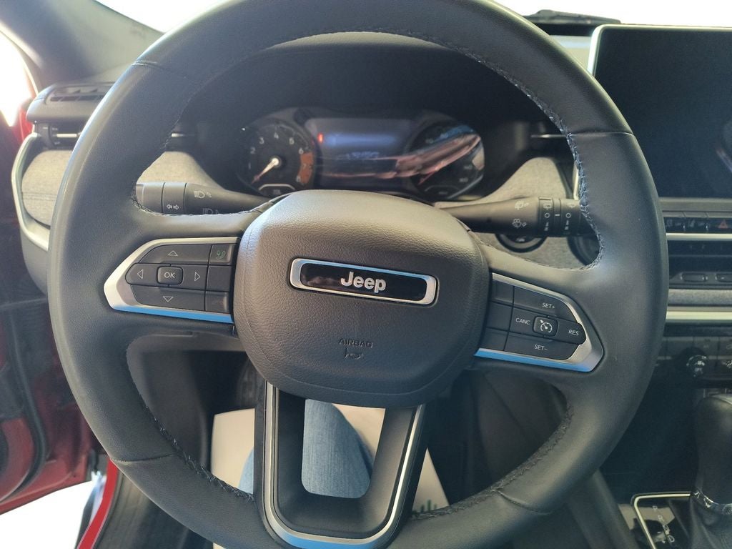 Used 2024 Red Jeep Latitude 4x4 image 13