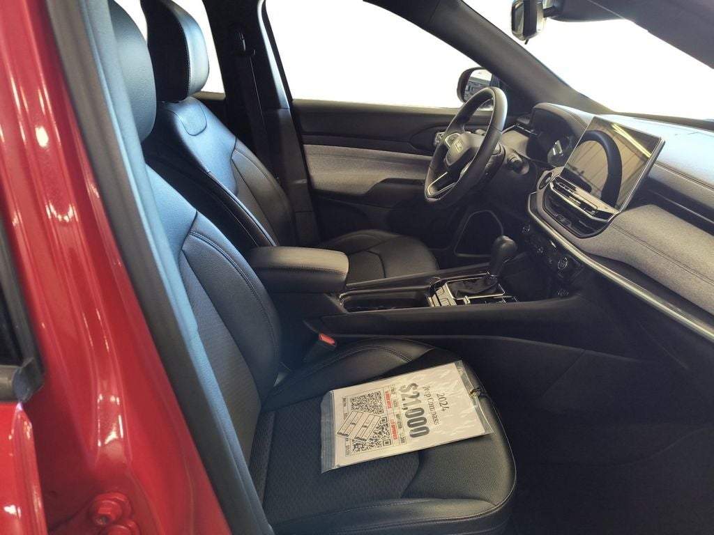 Used 2024 Red Jeep Latitude 4x4 image 17