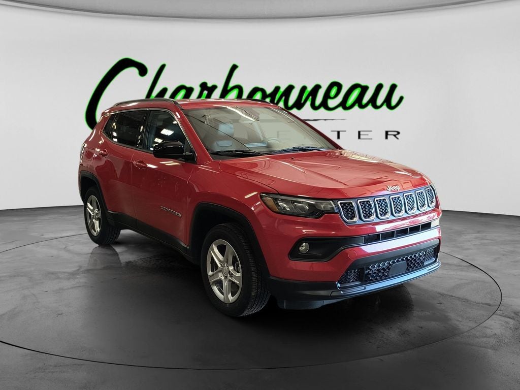 Used 2024 Red Jeep Latitude 4x4 image 7