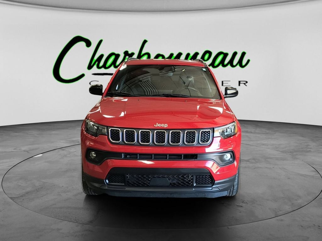 Used 2024 Red Jeep Latitude 4x4 image 8