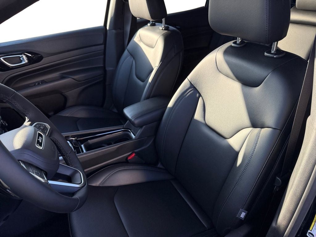 New 2026 Diamond Black Crystal Pearl-Coat Exterior Paint Jeep COMPASS LIMITED 4X4 image 10