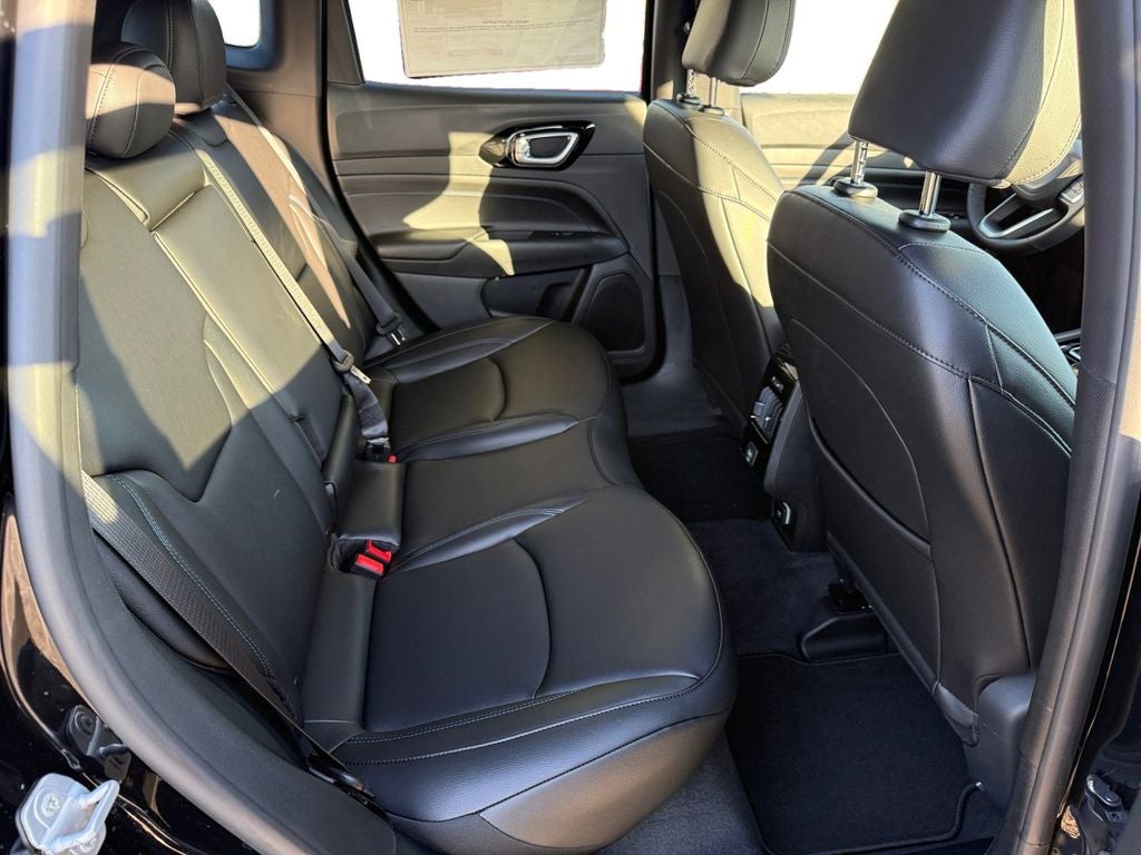 New 2026 Diamond Black Crystal Pearl-Coat Exterior Paint Jeep COMPASS LIMITED 4X4 image 15