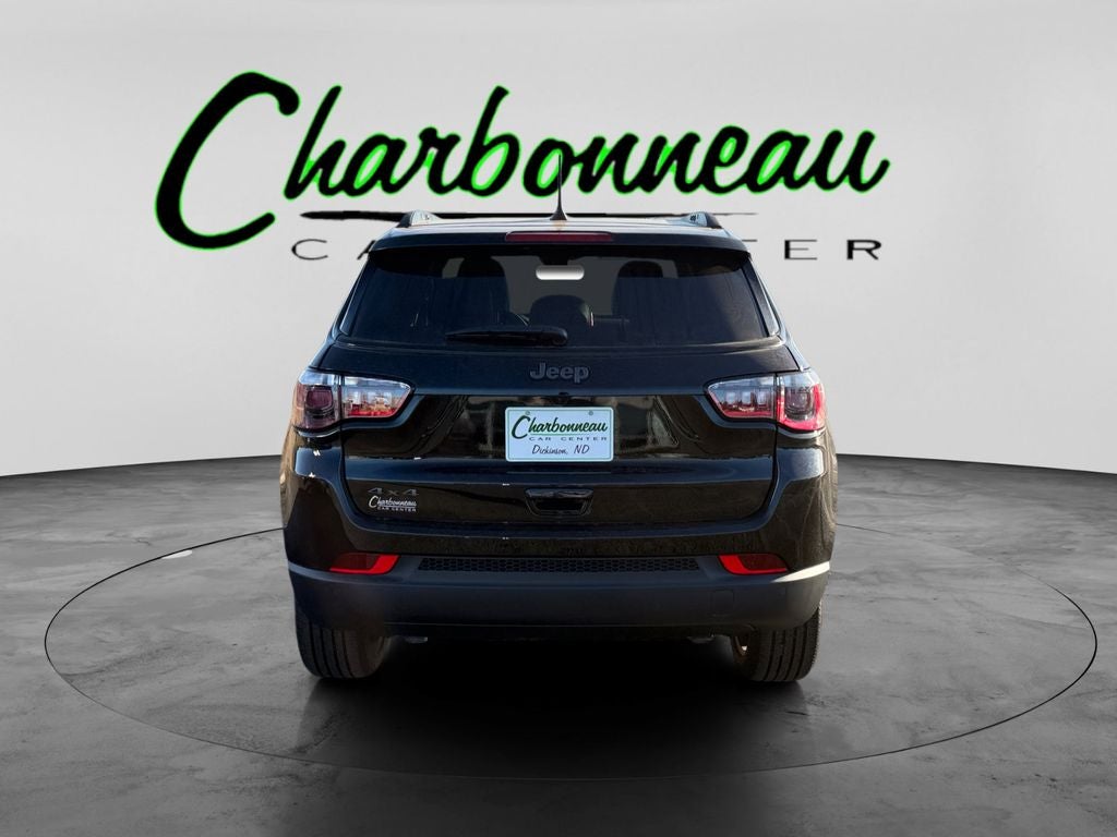 New 2026 Diamond Black Crystal Pearl-Coat Exterior Paint Jeep COMPASS LIMITED 4X4 image 4