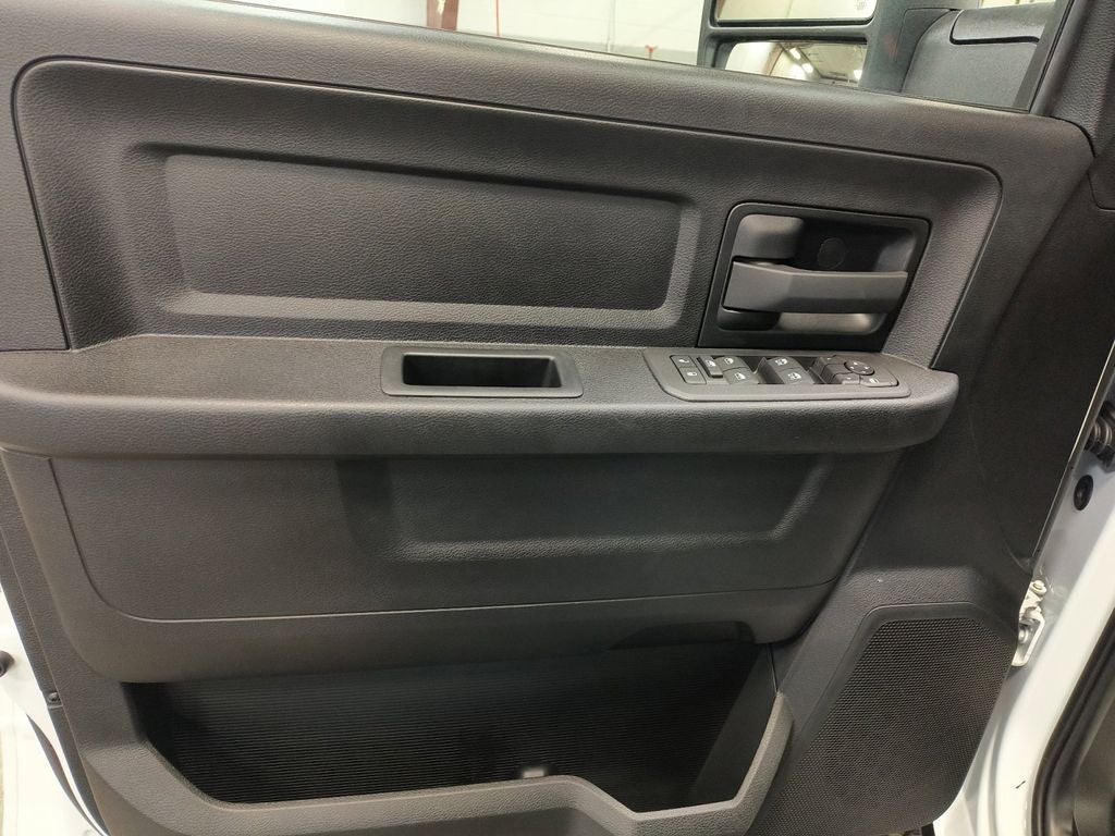 New 2026 Bright White Clear-Coat Exterior Paint RAM RAM 3500 TRADESMAN CREW CAB 4X4 8
