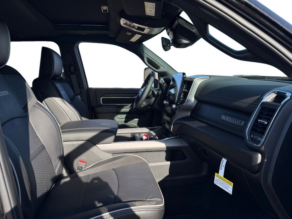 New 2026 Diamond Black Crystal Pearl-Coat Exterior Paint RAM RAM 2500 LARAMIE CREW CAB 4X4 6