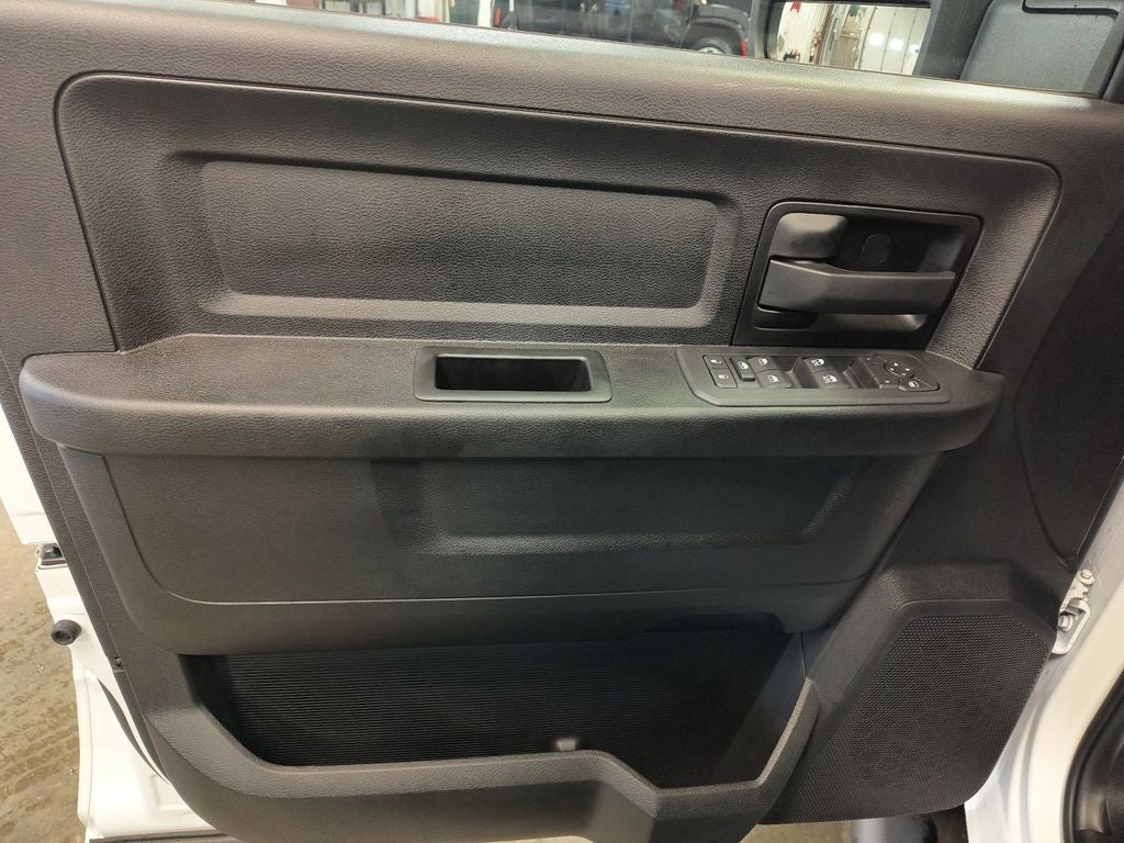 New 2026 Bright White Clear-Coat Exterior Paint RAM RAM 2500 TRADESMAN CREW CAB 4X4 8