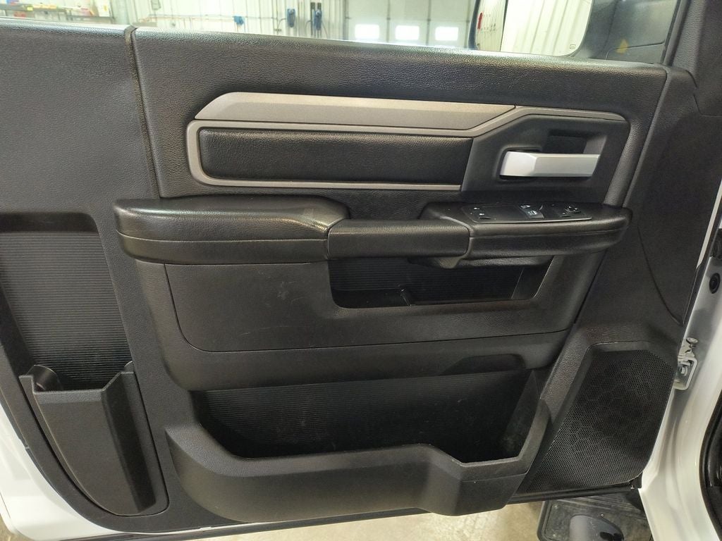Used 2019 Bright White Clearcoat RAM Tradesman/SLT image 11