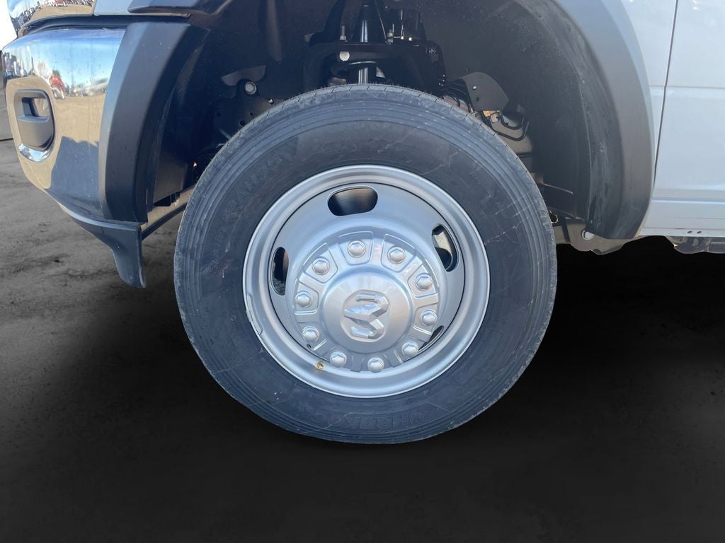 New 2026 Bright White Clear-Coat Exterior Paint RAM RAM 5500 TRADESMAN CHASSIS CREW CAB 4X4 84