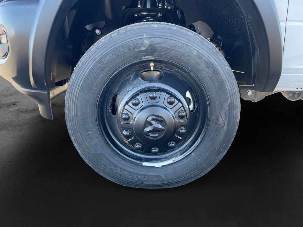 New 2026 Bright White Clear-Coat Exterior Paint RAM RAM 5500 TRADESMAN CHASSIS CREW CAB 4X4 84