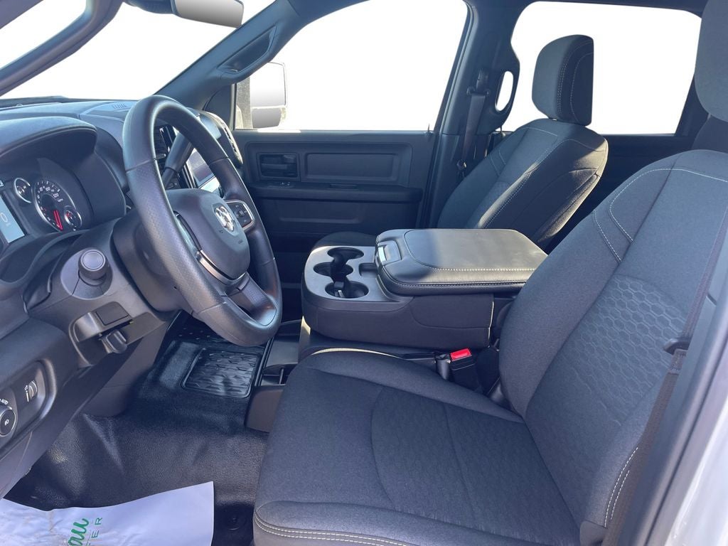 New 2026 Bright White Clear-Coat Exterior Paint RAM RAM 5500 TRADESMAN CHASSIS CREW CAB 4X4 84