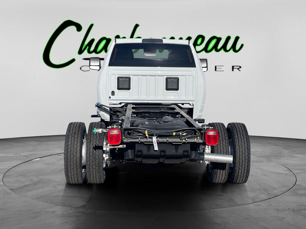 New 2026 Bright White Clear-Coat Exterior Paint RAM RAM 5500 TRADESMAN CHASSIS CREW CAB 4X4 84