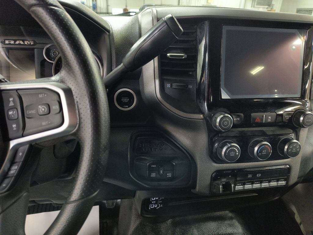 New 2026 Bright White Clear-Coat Exterior Paint RAM RAM 5500 TRADESMAN CHASSIS CREW CAB 4X4 84