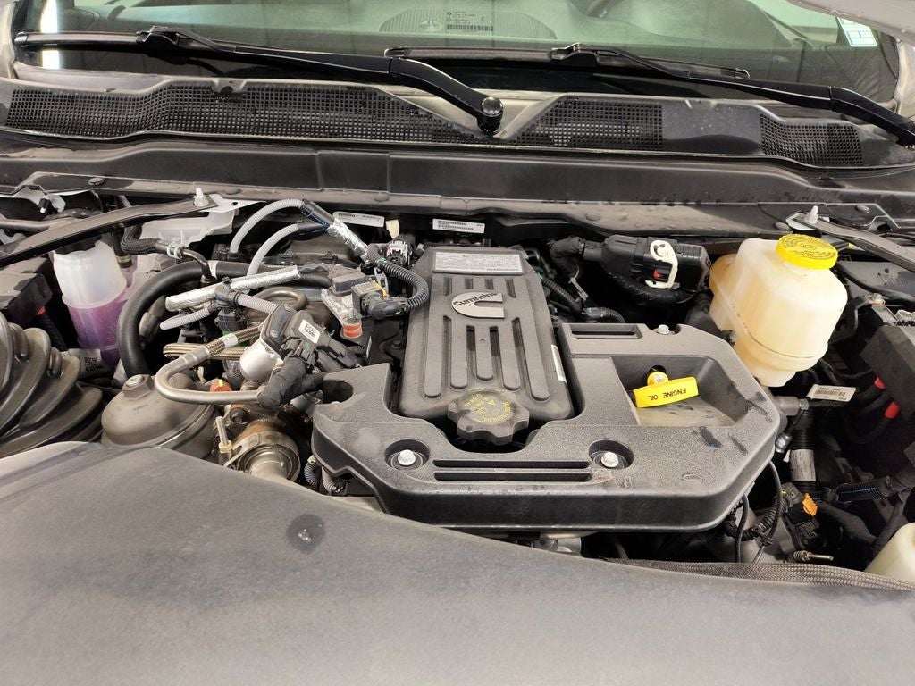 New 2026 Bright White Clear-Coat Exterior Paint RAM RAM 5500 TRADESMAN CHASSIS CREW CAB 4X4 84