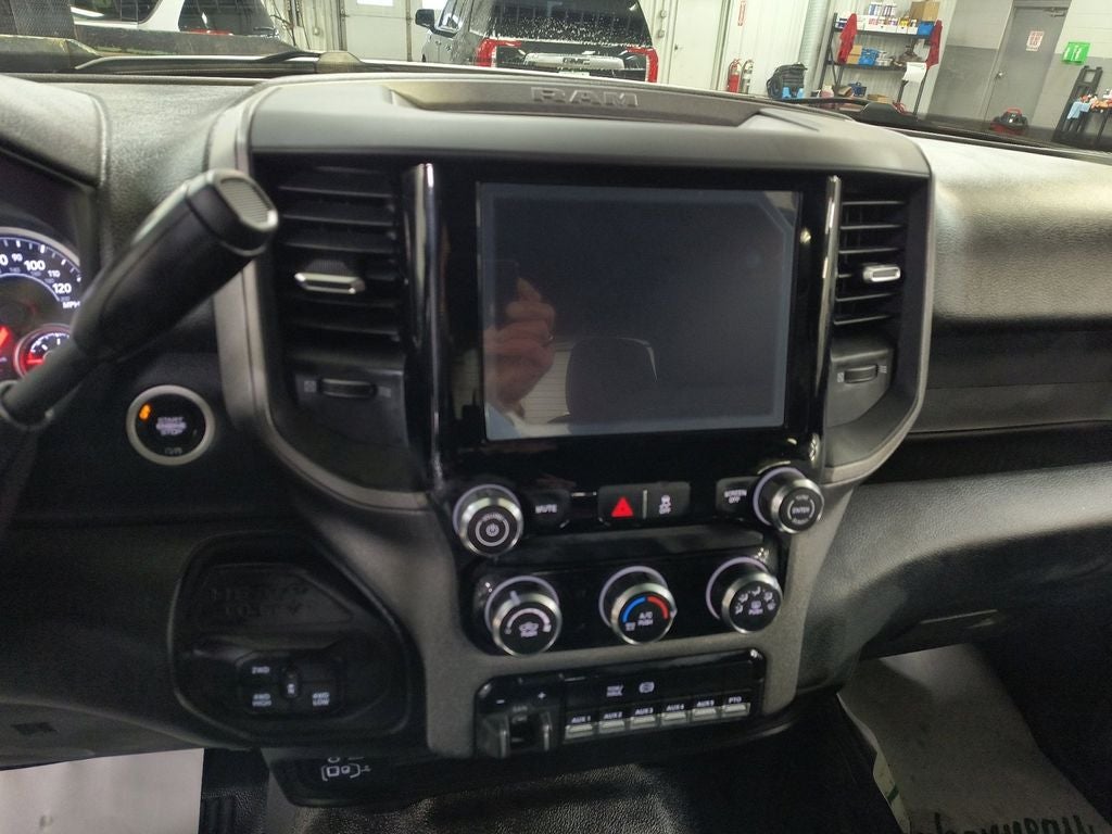 New 2026 Bright White Clear-Coat Exterior Paint RAM RAM 5500 TRADESMAN CHASSIS CREW CAB 4X4 84