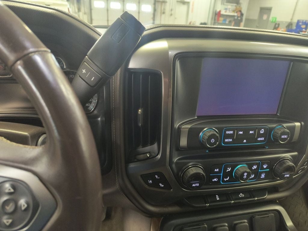 Used 2018 Summit White Chevrolet 1LZ image 15
