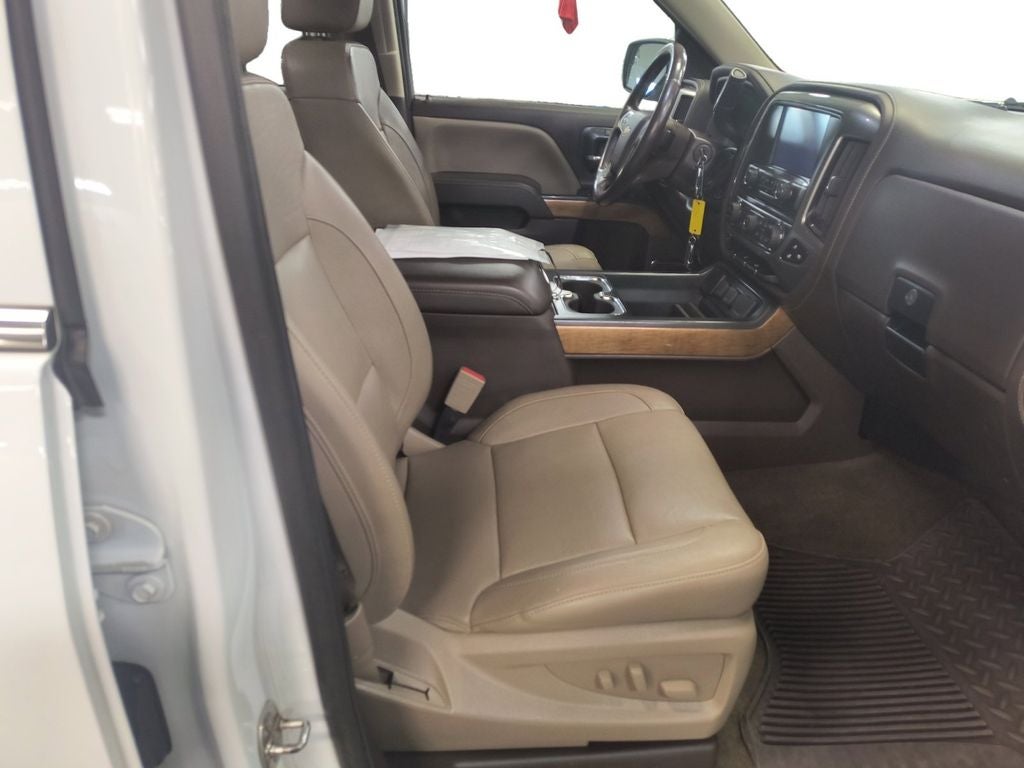 Used 2018 Summit White Chevrolet 1LZ image 17
