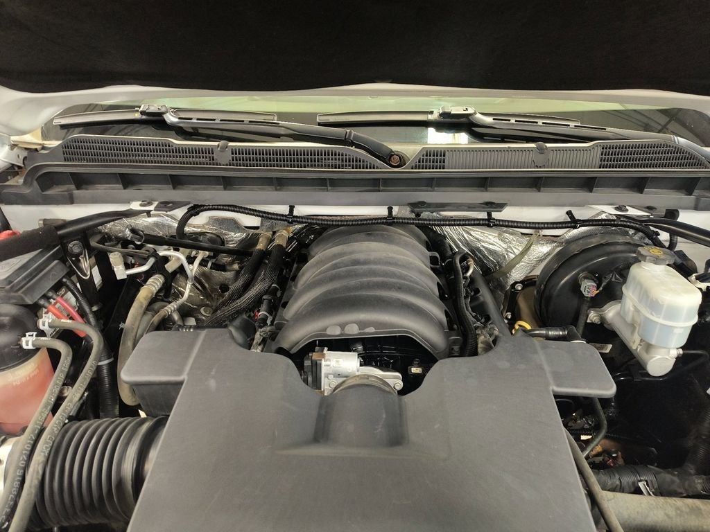 Used 2018 Summit White Chevrolet 1LZ image 20