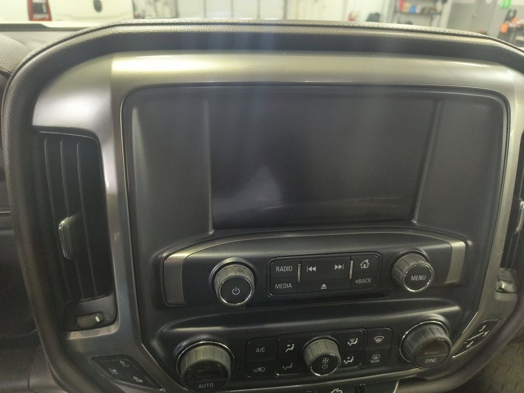 Used 2018 Summit White Chevrolet 1LZ image 21