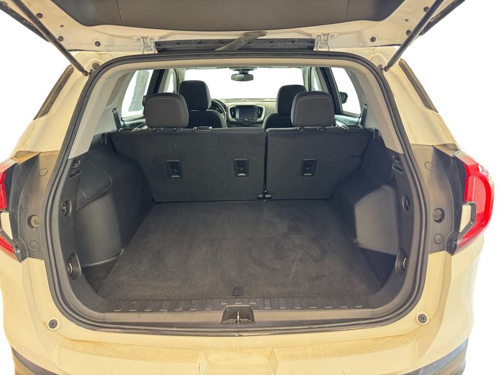 Used 2024 Summit White GMC AWD SLE image 19