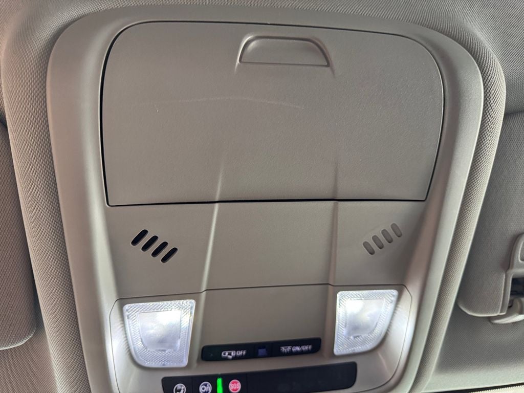 Used 2024 Summit White GMC AWD SLE image 22