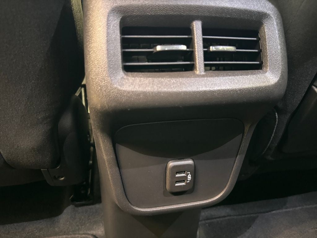 Used 2024 Summit White GMC AWD SLE image 24