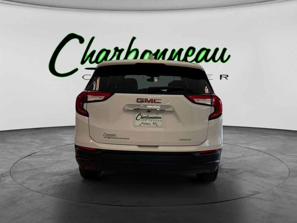 Used 2024 Summit White GMC AWD SLE image 4