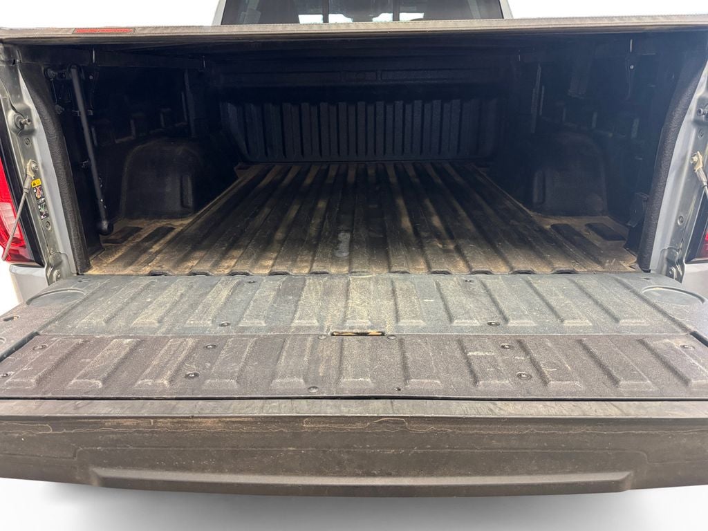 Used 2024 Sterling Metallic GMC 4WD Crew Cab Short Box SLT image 19