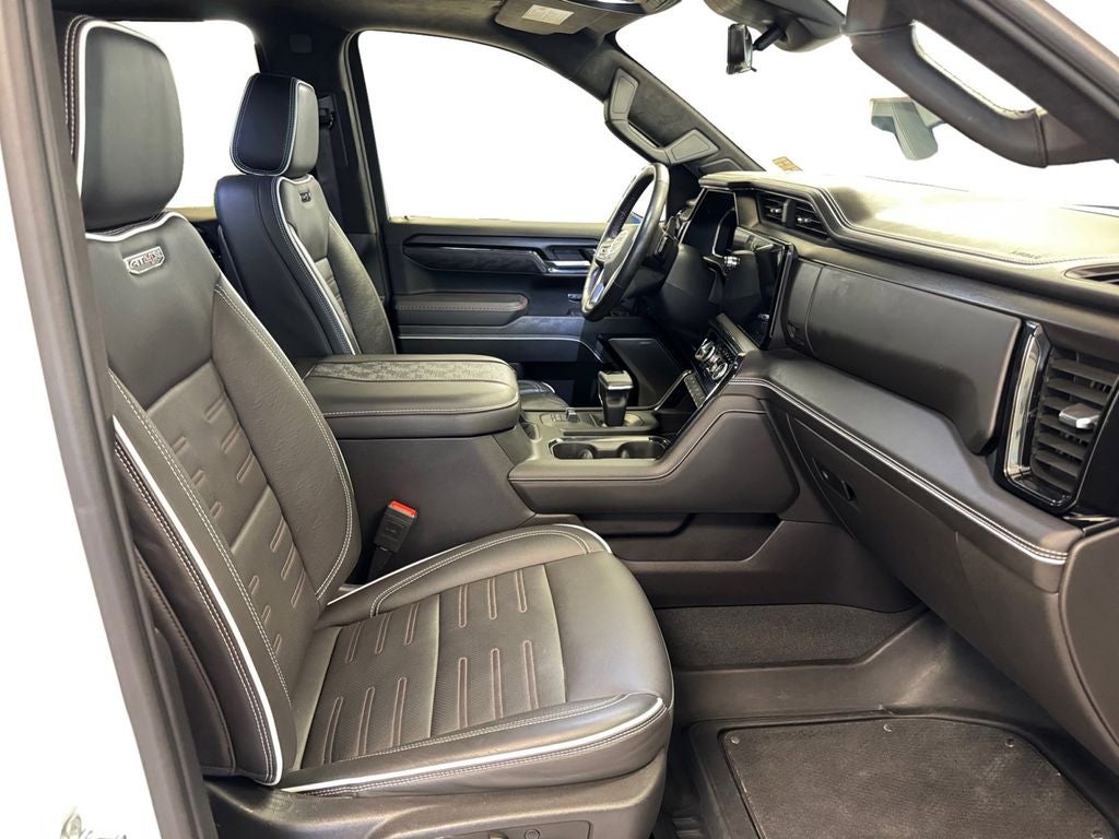 Used 2023 Summit White GMC 4WD Crew Cab Short Box AT4X image 17