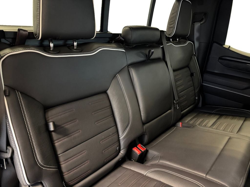 Used 2023 Summit White GMC 4WD Crew Cab Short Box AT4X image 18