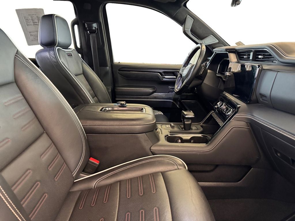 Used 2022 Quicksilver Metallic GMC 4WD Crew Cab Short Box AT4X image 17