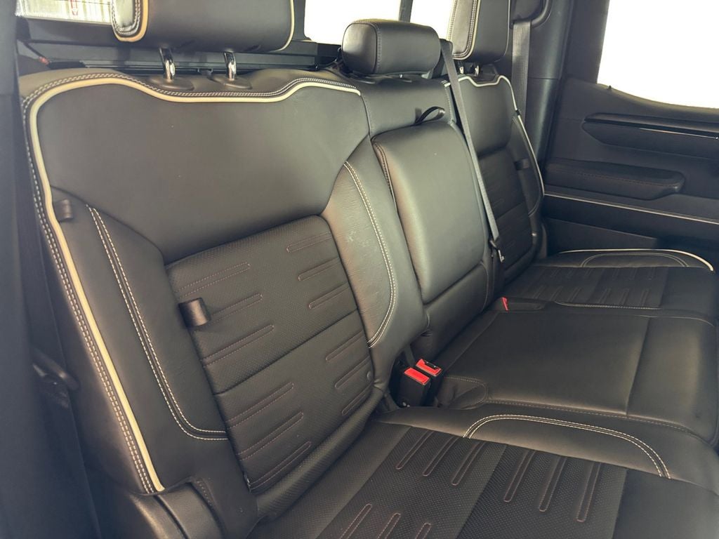 Used 2022 Quicksilver Metallic GMC 4WD Crew Cab Short Box AT4X image 18