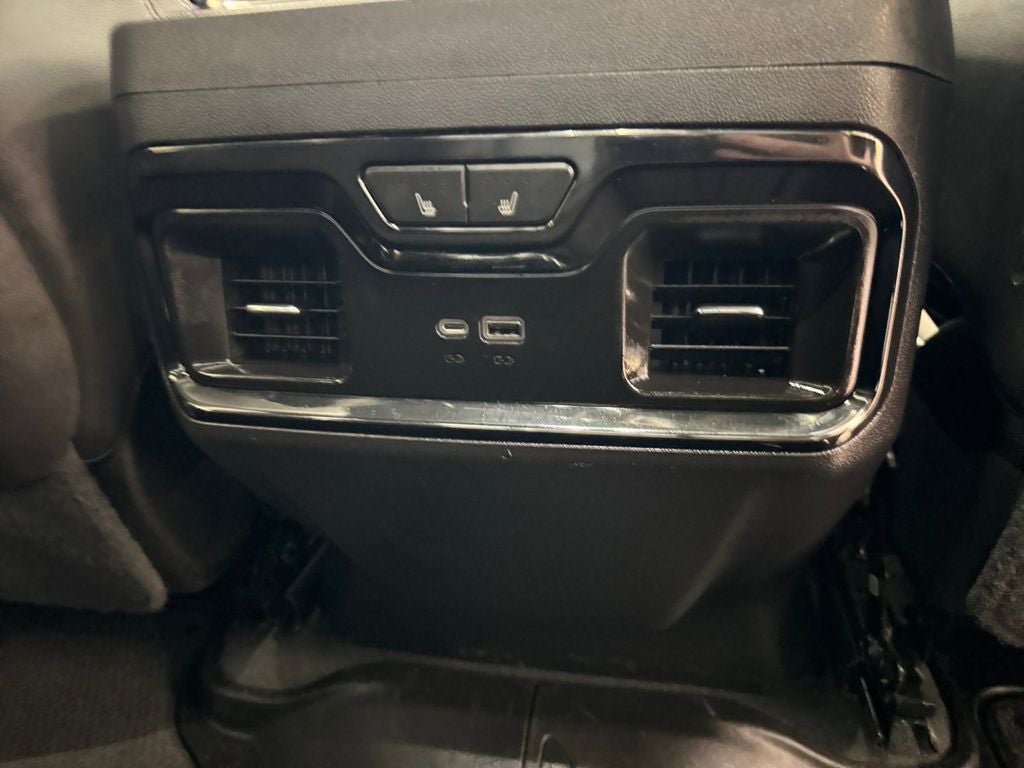 Used 2022 Quicksilver Metallic GMC 4WD Crew Cab Short Box AT4X image 23