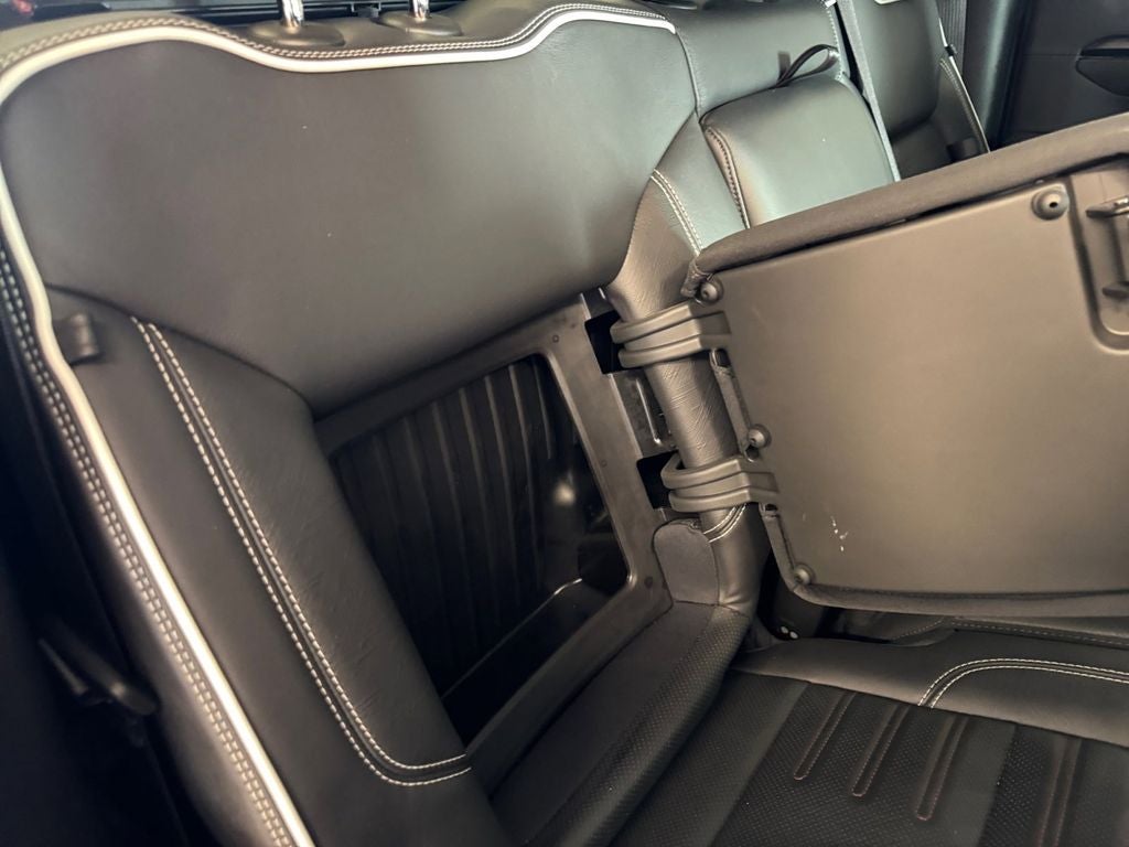 Used 2022 Quicksilver Metallic GMC 4WD Crew Cab Short Box AT4X image 24