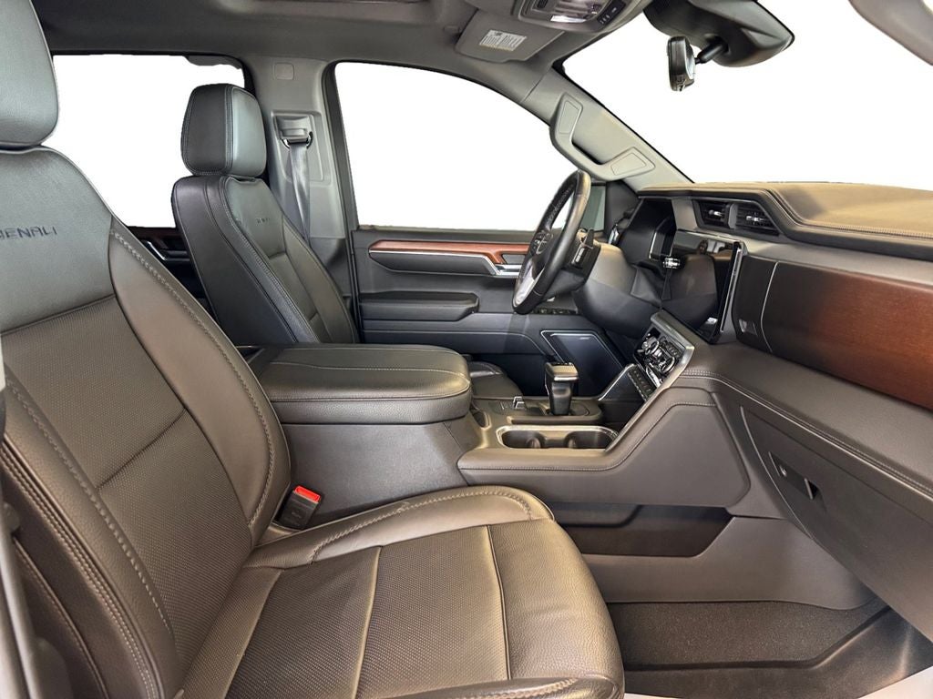 Used 2023 Titanium Rush Metallic GMC 4WD Crew Cab Short Box Denali image 17