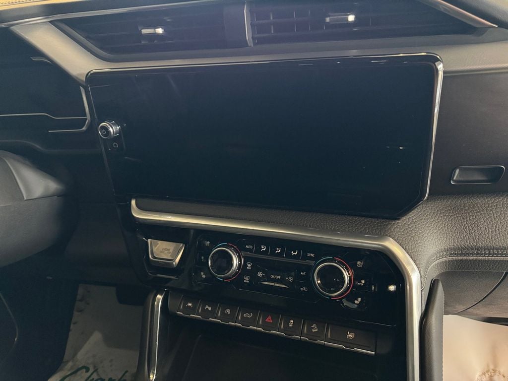 Used 2023 Titanium Rush Metallic GMC 4WD Crew Cab Short Box Denali image 21